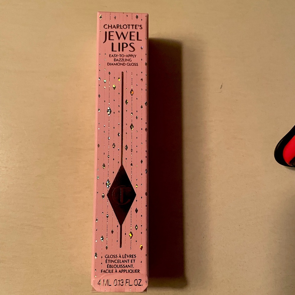 NIB Charlotte Tilbury Jewel Lips in Pillow Talk! Limited Edition color!